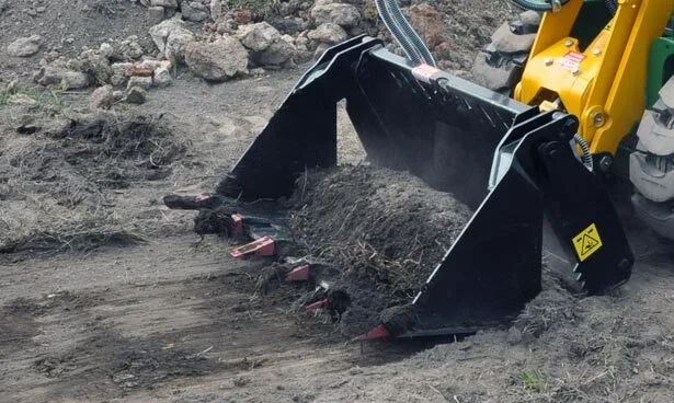 Kanga 4in1 Bucket 43" Heavy Duty Removable Teeth - Image 3