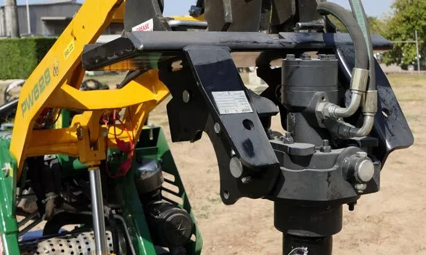 Kanga Auger Drive - 2 Way Axis Swing Compass - Image 2